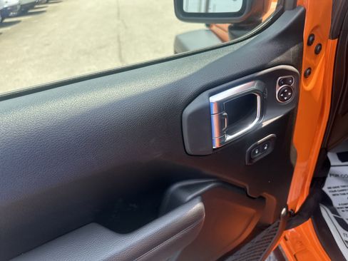 New 2025 Jeep Gladiator Sport image 14