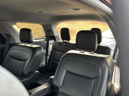 Used 2022 Ford Explorer XLT w/ Equipment Group 202A image 27