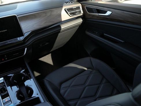 New 2026 Volkswagen Atlas SE image 22