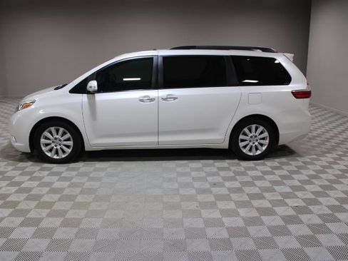 Used 2015 Toyota Sienna Limited Premium w/ Advanced Technology Package FWD image 9