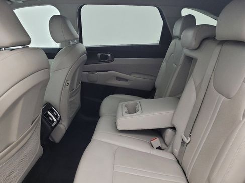 Used 2023 Kia Sorento S w/ Panoramic Sunroof Package FWD image 18