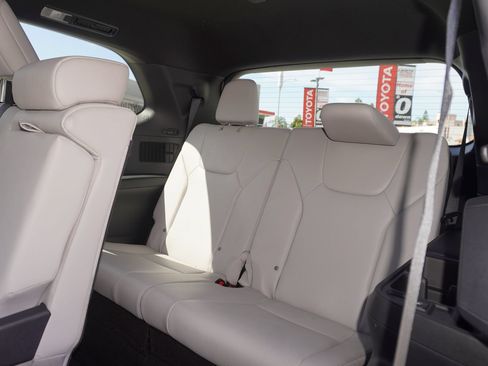 Used 2025 Lexus TX 350 FWD w/ Technology Package image 11