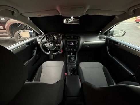 Used 2017 Volkswagen Jetta S image 44