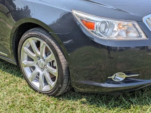 Used 2010 Buick LaCrosse CXS w/ Touring Package FWD image 9