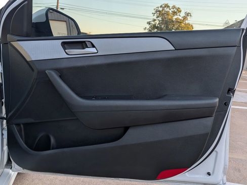 Used 2019 Hyundai Sonata SE image 34