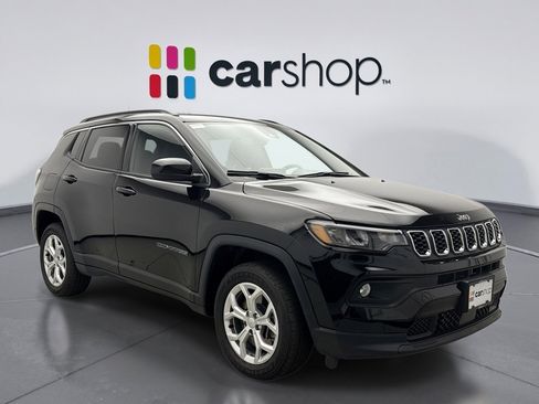 Used 2024 Jeep Compass Latitude image 7