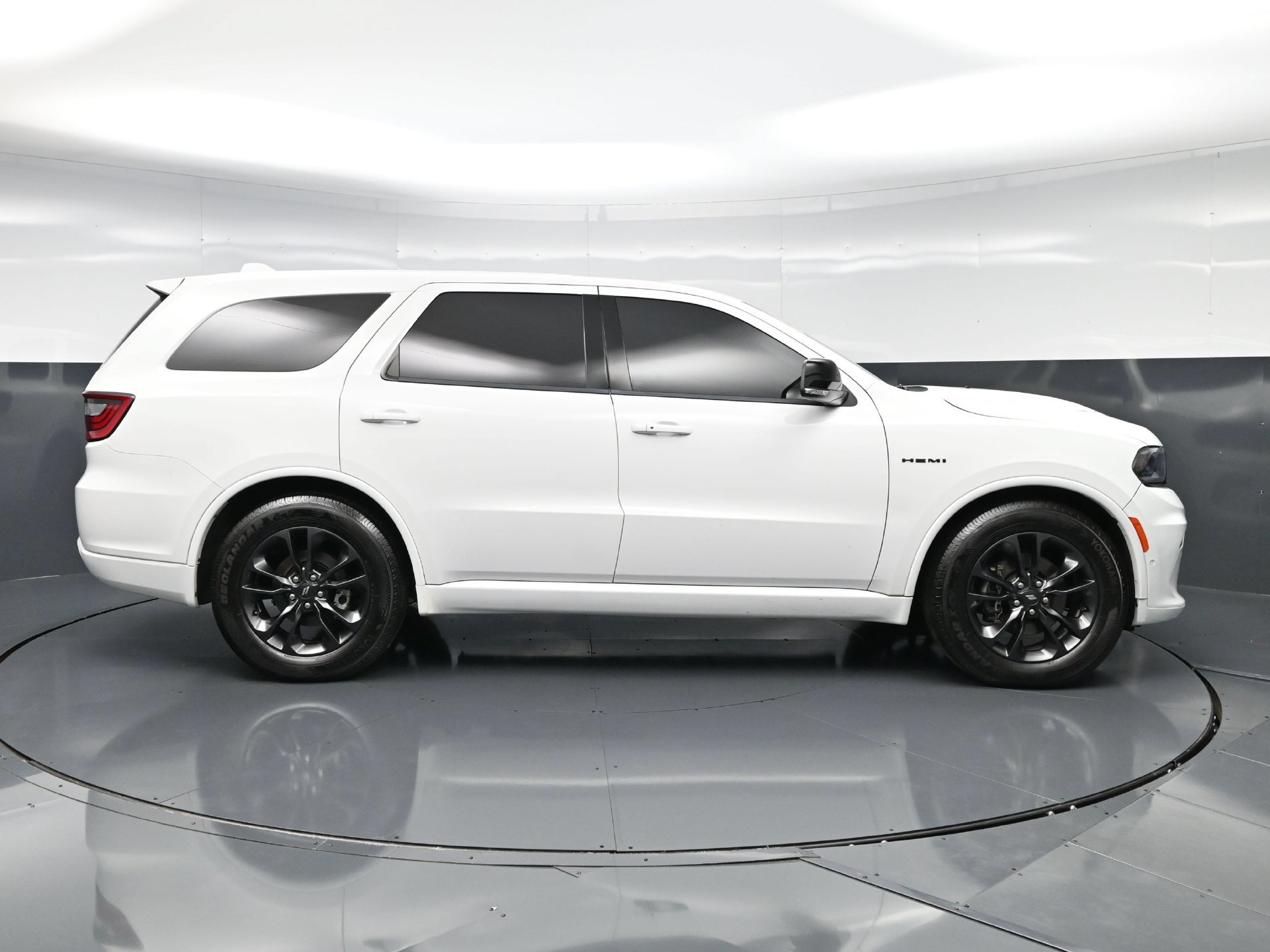 Used 2022 Dodge Durango R/T w/ Blacktop Package AWD/4WD image 9