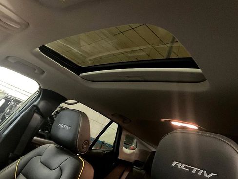 Used 2024 Chevrolet Trax ACTIV w/ Sunroof Package image 18