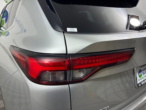 Used 2022 Mitsubishi Outlander SE image 11