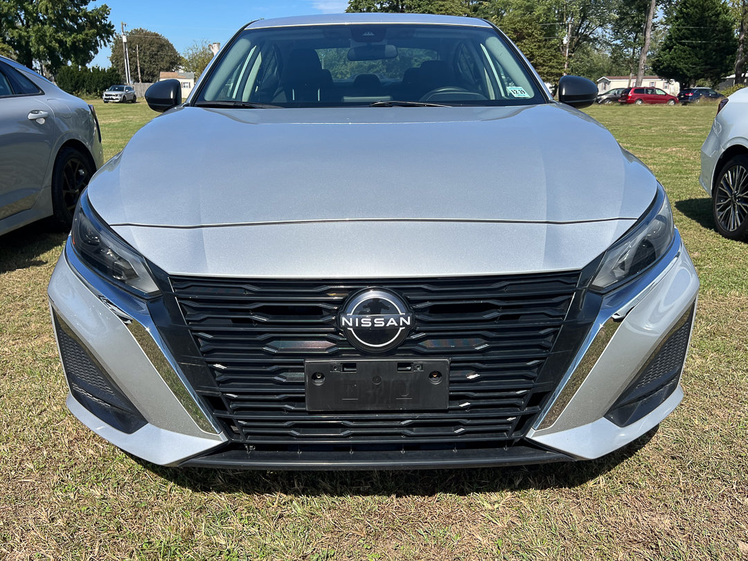 Used 2024 Nissan Altima 2.5 SV FWD image 10