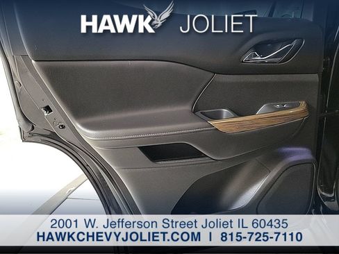 Used 2023 GMC Acadia SLE w/ Driver Convenience Package FWD image 22