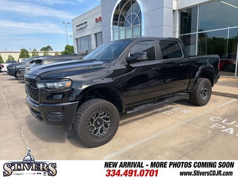 Used 2025 RAM 1500 Big Horn AWD/4WD image 3