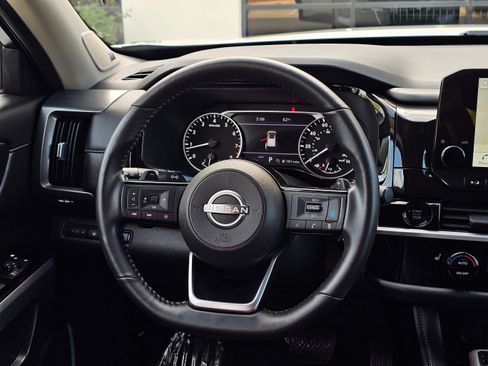 Used 2025 Nissan Pathfinder SL w/ SL Premium Package image 27