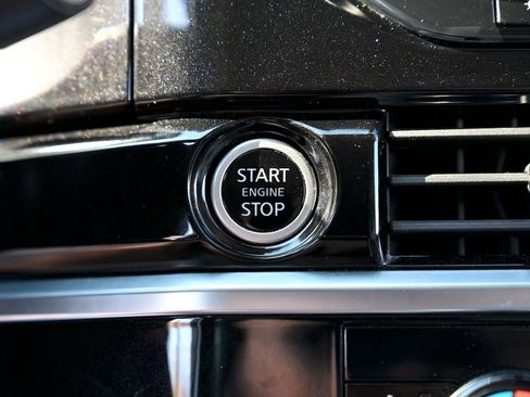 Used 2023 Nissan Pathfinder SL w/ SL Premium Package image 35