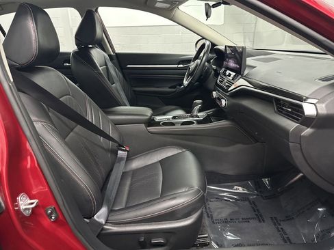 Used 2023 Nissan Altima 2.5 SR w/ SR Premium Package image 20