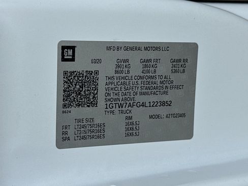 Used 2020 GMC Savana 2500 w/ Driver Convenience Package RWD image 32