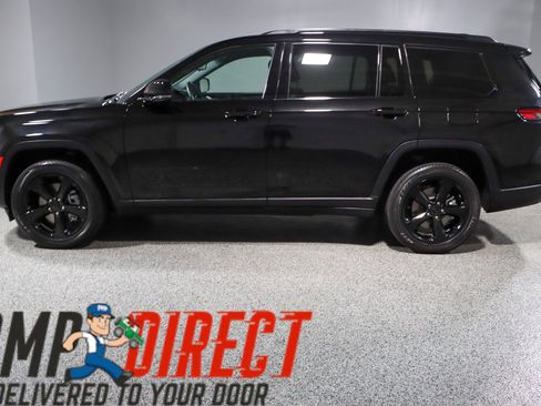 Used 2022 Jeep Grand Cherokee L Laredo image 10
