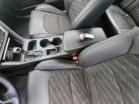 Used 2016 Hyundai Sonata Sport w/ Option Group 02 FWD image 9