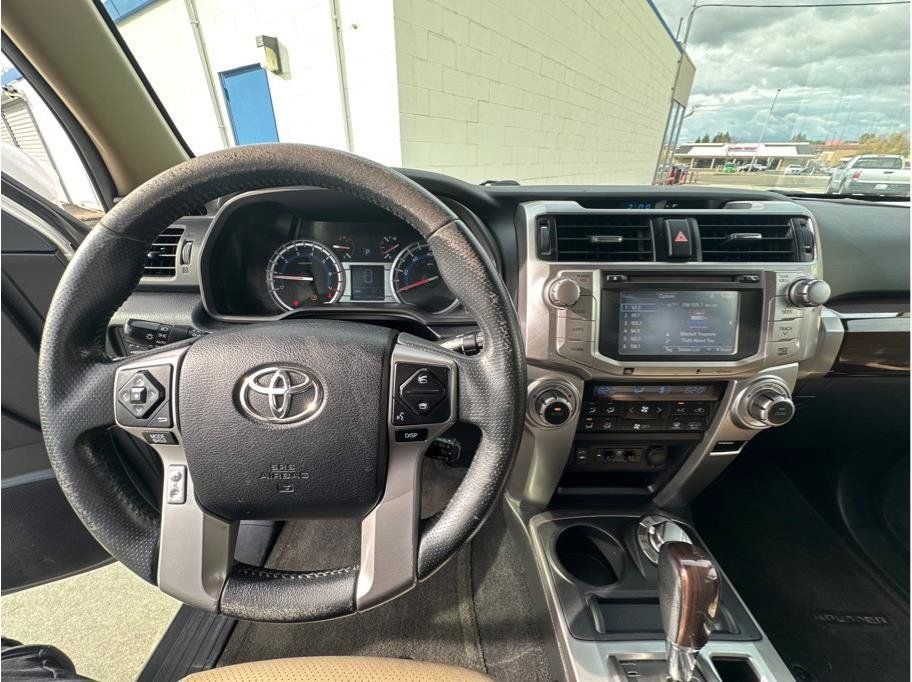 Used 2015 Toyota 4Runner Limited AWD/4WD image 18