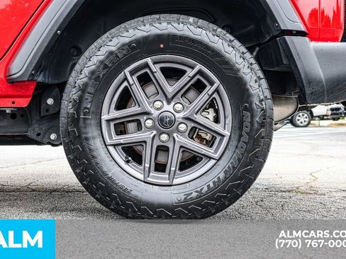 Used 2025 Jeep Wrangler Unlimited Sport AWD/4WD image 17