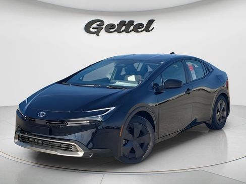New 2026 Toyota Prius Plug-In Hybrid FWD image 1