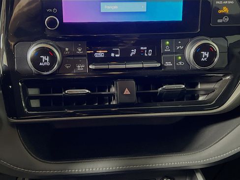 Used 2024 Toyota Highlander LE image 26