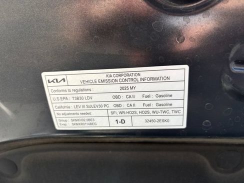 Used 2025 Kia Soul LX w/ LX Technology Package FWD image 10