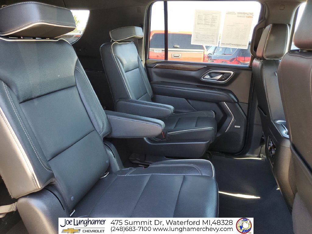 Used 2022 Chevrolet Suburban Premier AWD/4WD image 27