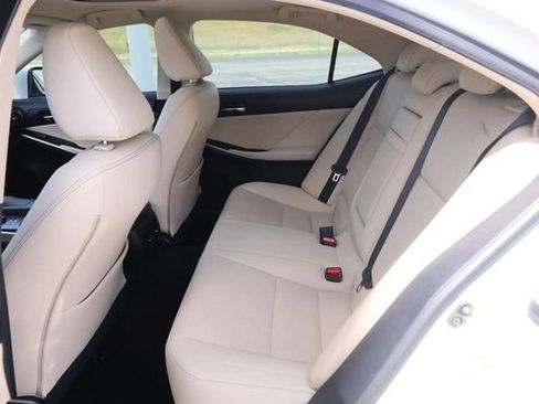 Used 2014 Lexus IS 350 w/ Navigation Package RWD image 9