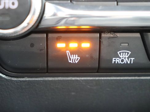 Used 2023 MAZDA MAZDA3 s image 34