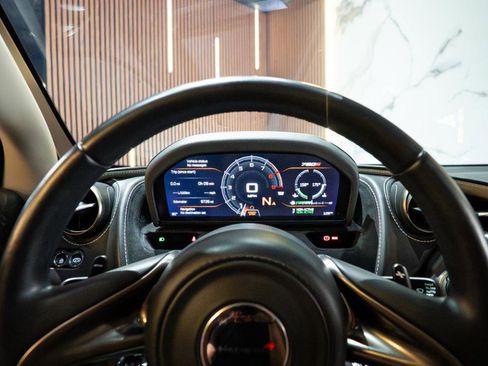 Used 2018 McLaren 720S Luxury RWD image 13