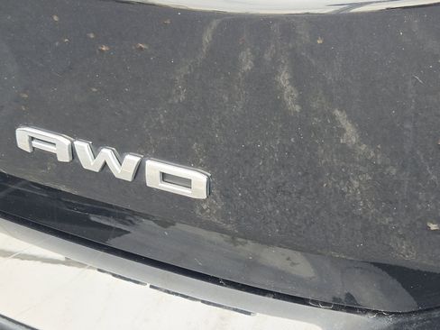 Used 2022 GMC Terrain SLE w/ Driver Convenience Package image 5