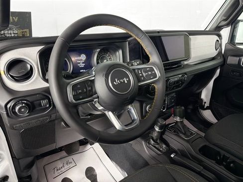 Used 2024 Jeep Wrangler Sahara AWD/4WD image 9