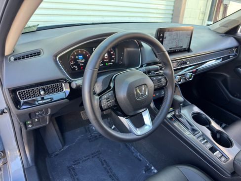 Used 2024 Honda Civic Touring image 13