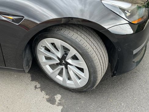 Used 2021 Tesla Model 3 Standard Range Plus image 40