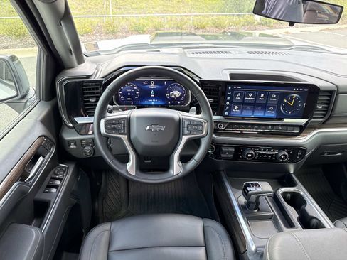 Used 2026 Chevrolet Silverado 1500 LT Trail Boss w/ LT Trail Boss Premium Package AWD/4WD image 13