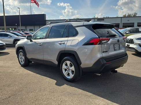Used 2019 Toyota RAV4 XLE image 6