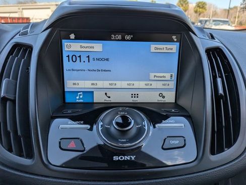 Used 2017 Ford Escape Titanium image 18