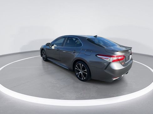 Used 2020 Toyota Camry SE image 6