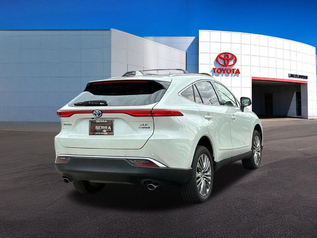 Used 2022 Toyota Venza XLE AWD/4WD image 11