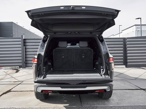 Used 2025 Rivian R1S Adventure image 19