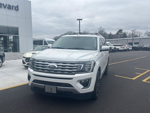 Used 2021 Ford Expedition Limited image 4