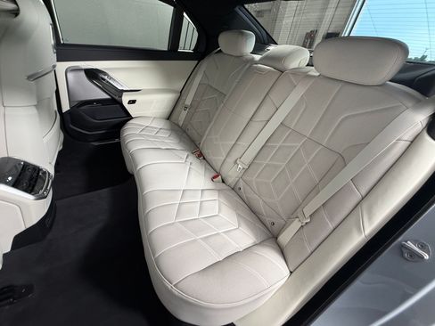 Certified 2024 BMW 740i xDrive AWD/4WD image 29