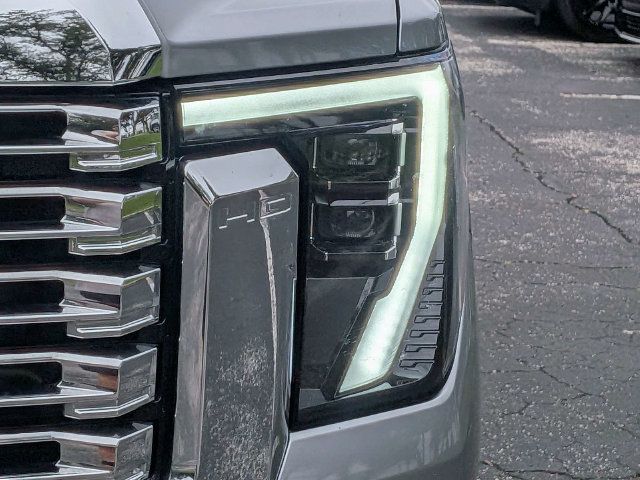 Used 2024 GMC Sierra 2500 Denali w/ Denali Reserve Package AWD/4WD image 9