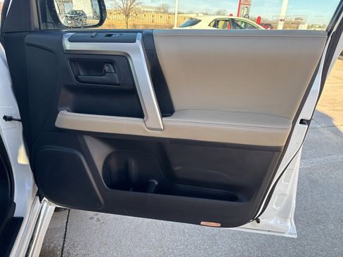 Used 2010 Toyota 4Runner Limited image 22