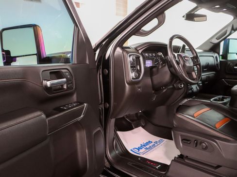 Used 2021 GMC Sierra 2500 AT4 image 3
