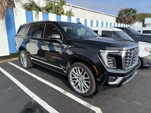 Used 2025 GMC Yukon Denali w/ Sun & Power Step Package image 1
