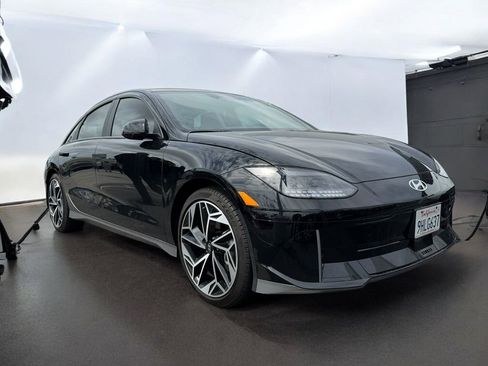 Used 2023 Hyundai Ioniq 6 SEL image 14