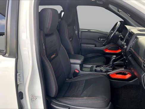 Certified 2022 Nissan Frontier Pro-X RWD image 9
