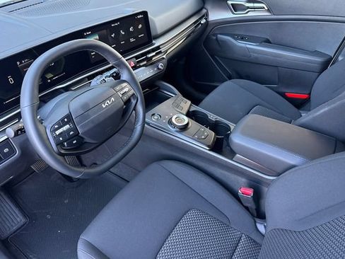 New 2026 Kia Sportage LX FWD image 11
